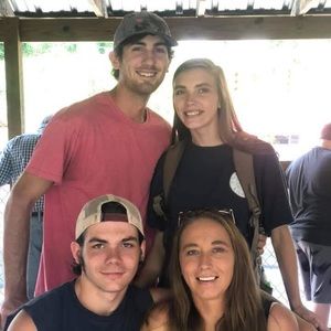 Meet your Posher, Jeaniffer